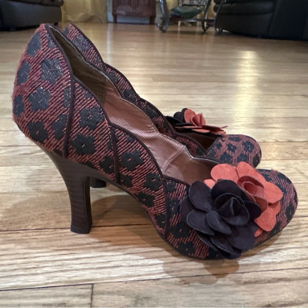 Ruby Shoo Brand new Red & Black Floral Retro Heels EU 38 (US 7.5–8) - Picture 2 of 6